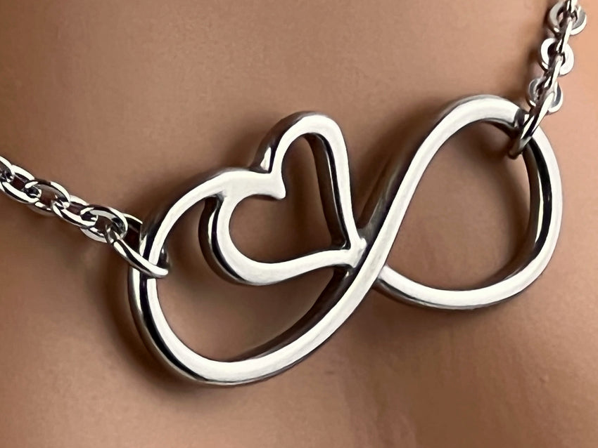 Infinity Heart Necklace Collar
