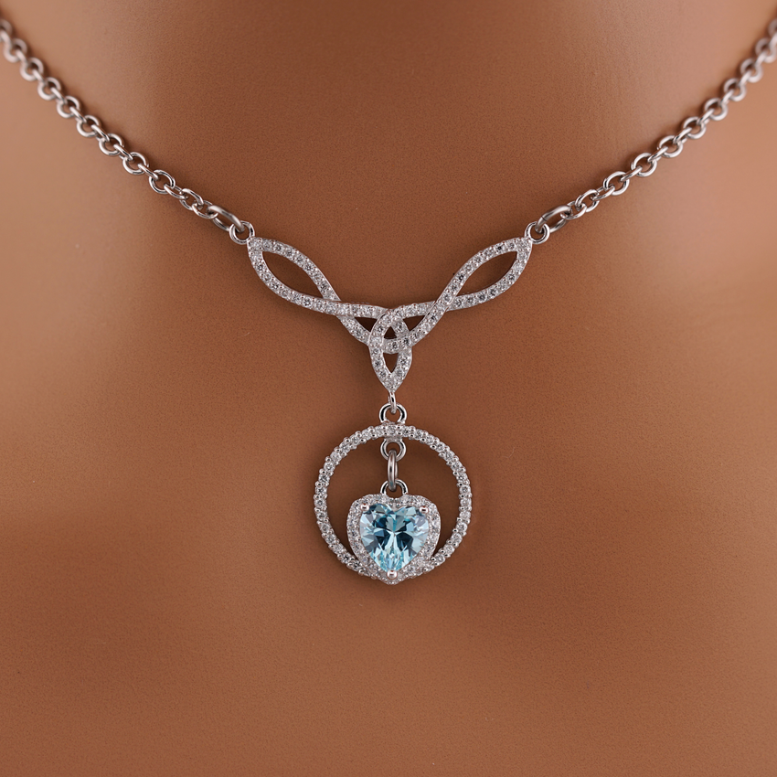 Diamond Knot with Aquamarine