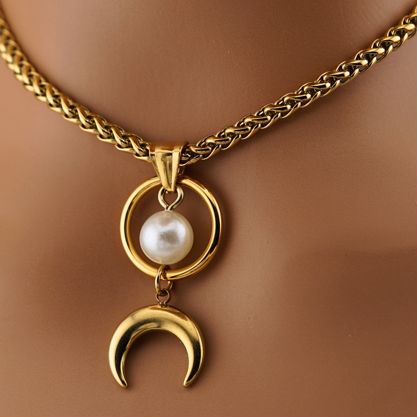 Witchy Gold O-Ring Pearl Day Collar