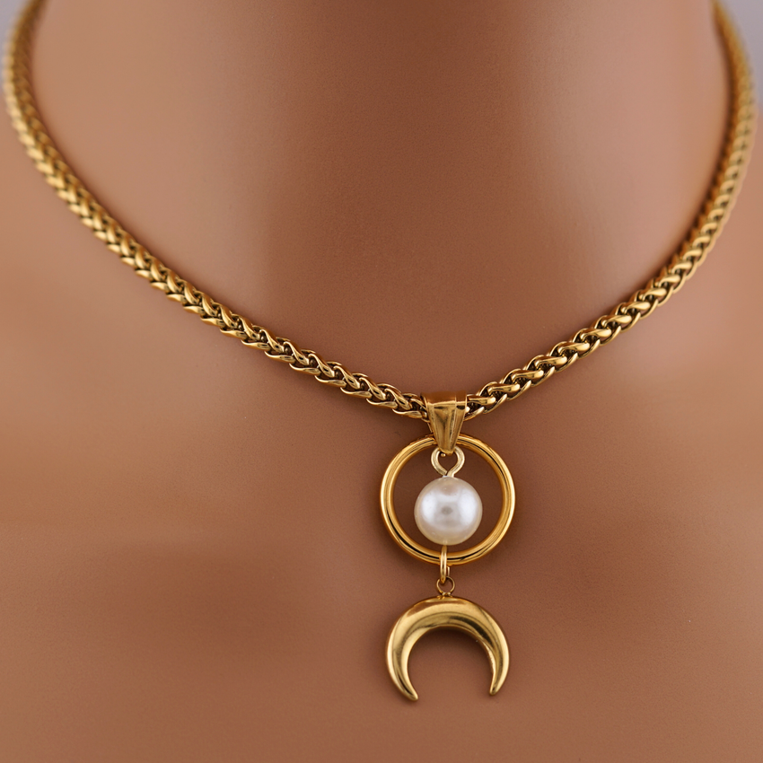 Witchy Gold O-Ring Pearl Day Collar