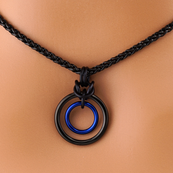 Sleek Black O Ring, Wheat Chain