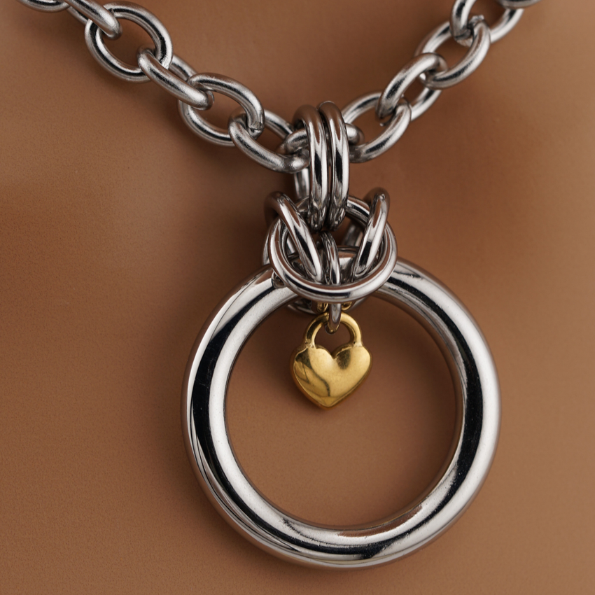 Statement O with gold heart lock
