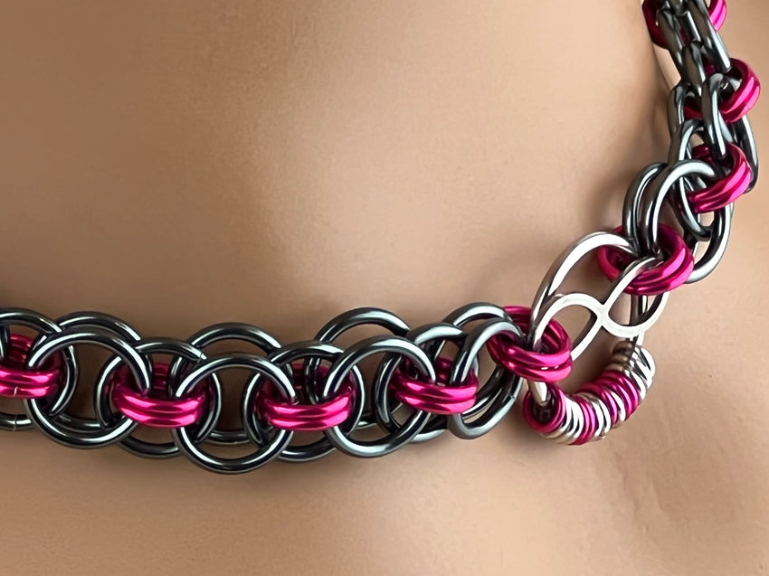 Chainmaille Infinity Heart Morse Code